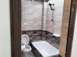 شقه 115متر سوبر لوكس العامريه قريبه من الاسكندريه10min from Alexanderia, hotel in ‘Izbat al Musta‘marah