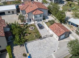 Vrh에 위치한 호텔 New&Modern apartment Dora