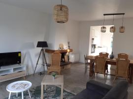 Un air de Vacances, maison 3 chambres 6-8 personnes, hotel with parking in Longeville-sur-Mer