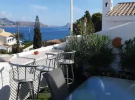 House in the center of albir, 2 min walk from the beach