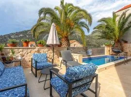 Villa Capitis in the Centre - Private Pool Villa & Balcony Apartment with Spectacular View-No Pool