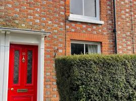 Cosy 2 bedroom Victorian cottage, Newport, Isle of Wight, villa en Newport