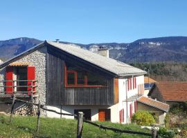 Gîte BARD des OURS, hotel para famílias em Saint-Martin-en-Vercors