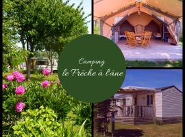 Camping le Frêche à l'Âne, glamping site in Pléboulle
