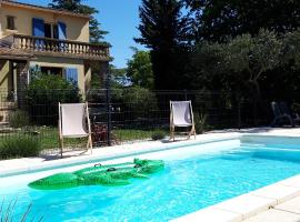 Appartement neuf clim terrasse & piscine, goedkoop hotel in Blauzac