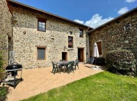 gite La Fermette, hotel with parking in Valprivas