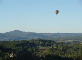 Provence Forcalquier Gîte du Paradis, íbúð í Forcalquier