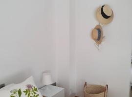Cozy Cala Apartment