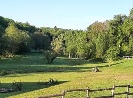 Les saules de queyssac, Hotel in Queyssac