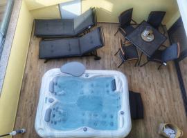 라브에 위치한 호텔 Apartments Nina