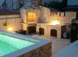 Traumferienwohnung mit privatem Pool & gemütlicher Grillecke am Meer, Kroatien, Istrien, Liznjan bei Medulin - Bester Urlaub an der Adria, für Paare