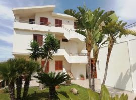 Villa Fiori Beach: Menfi'de bir otel