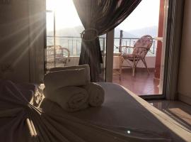 Vila Flamuri，位于萨兰达的酒店