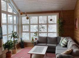 Penthouse by the ski lift, 4 bedrooms, 2 living rooms, Hotel in Stranda