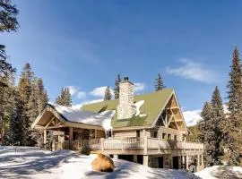 Beautiful Custom Log Cabin with Mountain Views, Pool Table & Hot Tub - The Claim