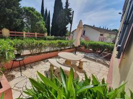 Grenache cottage for 4 people in the heart of the vineyard, villa in Badens