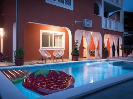 Villa J&J Apartments Residence with Swimming pool