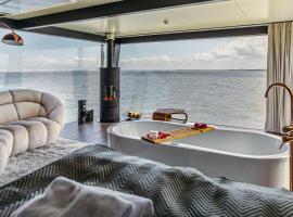 Domki na wodzie - Grand HT Houseboats - with sauna, jacuzzi and massage chair, bateau à Mielno