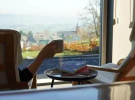 "Petite perle en Haute Ardenne" avec vue sur la vallée, cabine infra-rouge et bain balnéo