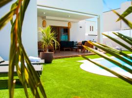 Luxury Villa el Palmeral, luxury hotel in Costa Teguise