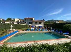 Villa Volpes con piscina Privata a uso esclusivo tra Versilia e Cinque Terre