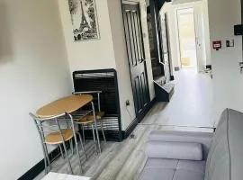 Wadhurst - Stunning 4 bed (all en-suite) house