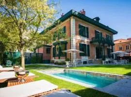 Villa - Chalet Clermont-Tonnerre avec piscine en centre-ville
