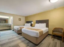 Hibiscus Inn & Suites