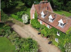 Carrick's at Castle Farm, Hotel in Swanton Morley