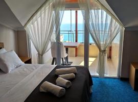 Silver Continent Hostel, beach hotel in Silivri
