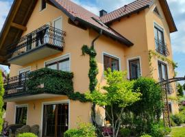 Piece of Greece, ξενοδοχείο σε Neunburg vorm Wald