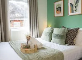 Bevington House - Air Host & Stay - 3 Bedroom Close to City Centre