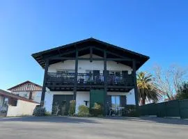 Appartement T1 bis à Cambo, proche thermes et centre, RDC, terrasse, parking, internet, animal toléré - FR-1-495-12
