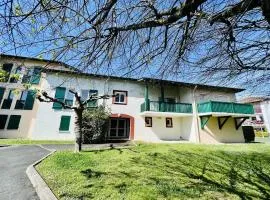 Appartement T2 calme à Cambo-les-Bains avec Wi-Fi et parking - FR-1-495-46