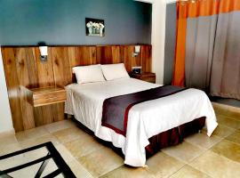 Hotel & Suites Guacamaya, hotell sihtkohas Penonomé