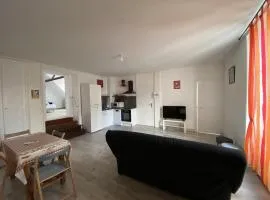 Appartement 57m² avec WIFI à 200m des Thermes – 4 pers. – Parking gratuit – La Roche-Posay - FR-1-541-40