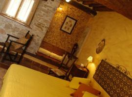 La Posada de Tamajon, affittacamere a Tamajón