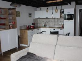 Un petit coin de paradis à Super Besse, hotel in Besse-et-Saint-Anastaise