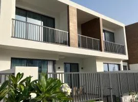 Relaxing villa with access to pool and beach