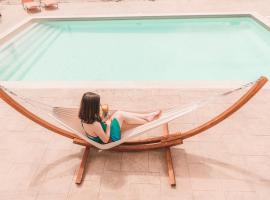 Almyra Apartments & Suites, hotel v destinaci Sfakaki