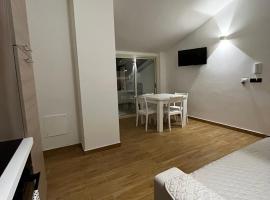 Terrazze Marinella - Appartamenti - Case vacanze, παραλιακή κατοικία σε Πίτσο