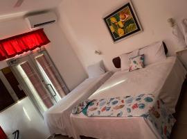 HOTEL LUNA NAYCK´S BED & BREAKSFAST, hotel in Santo Domingo