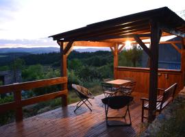 Les Gites Du Mazel, hotel económico em champis