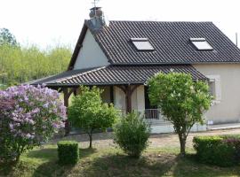 Gîte Thiviers, 4 pièces, 5 personnes - FR-1-616-133、Thiviersのホテル