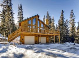 Private Luxury Mountain Retreat with a Private Hot Tub Surrounded by Wildlife - Moose Haven, villa in Fairplay