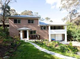 The roses house - Cozy and Modern house in Katoomba, holiday home in Katoomba