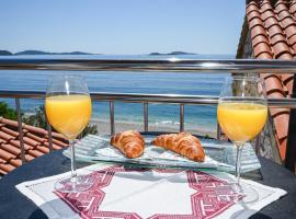 Beach House Poseydon, готель у Млинах