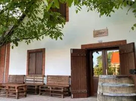 Perényi Pince és Vendégház Hajós