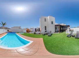 Villa Lanzarote Deluxe & Spa Pool, luxury hotel in Playa Blanca