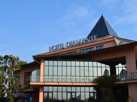 Hotel Diamante، فندق مع موقف سيارات في كوربيتّا